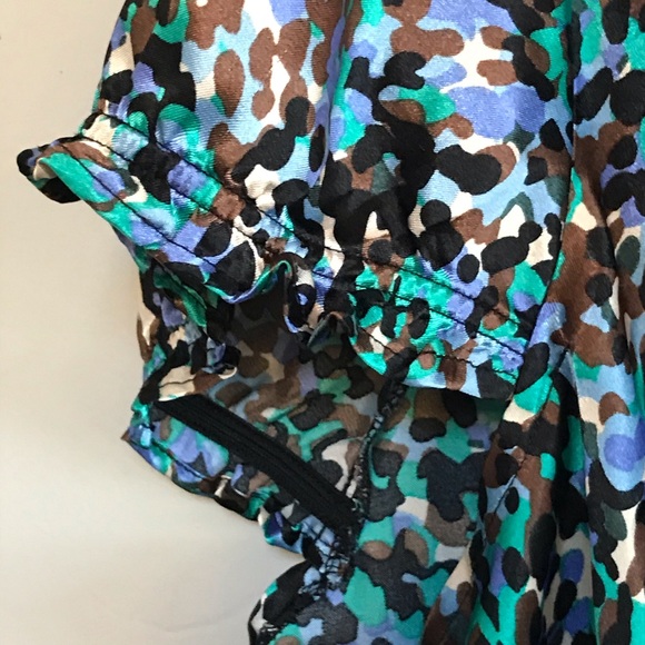 Lane Bryant BLUE SATINY TOP W RUFFLED CAP SLEEVE - Picture 5 of 9